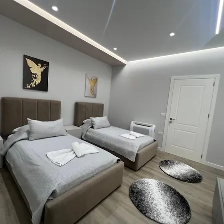Apartament Rei's